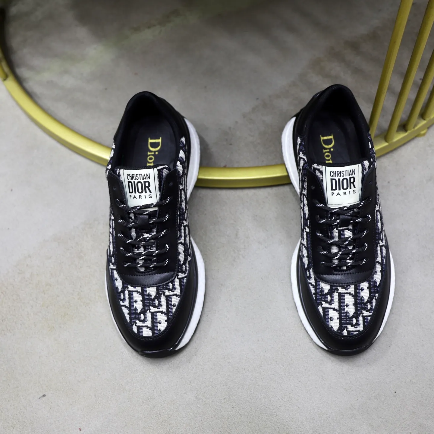 Ex-factory price: 462💰🙅‍♂️🙅‍♂️🙅‍♂️ Brand: Dior DIOR Standard code: 38-44 (45 customized) Grade: Same as the official website Material: Original material splicing Comfortable and breathable lining Lightweight and wear-resistant sports outsole Style category: Men's fashionable casual shoes Running sneakers Distinguished luxury brand elements Top luxury Color: actual picture color